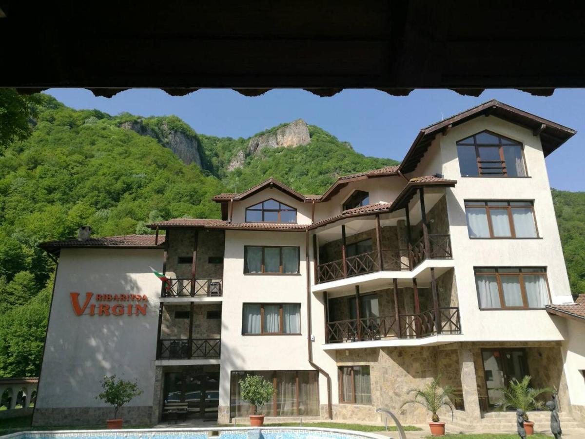 Family Hotel Virgin Рибариця Екстер'єр фото