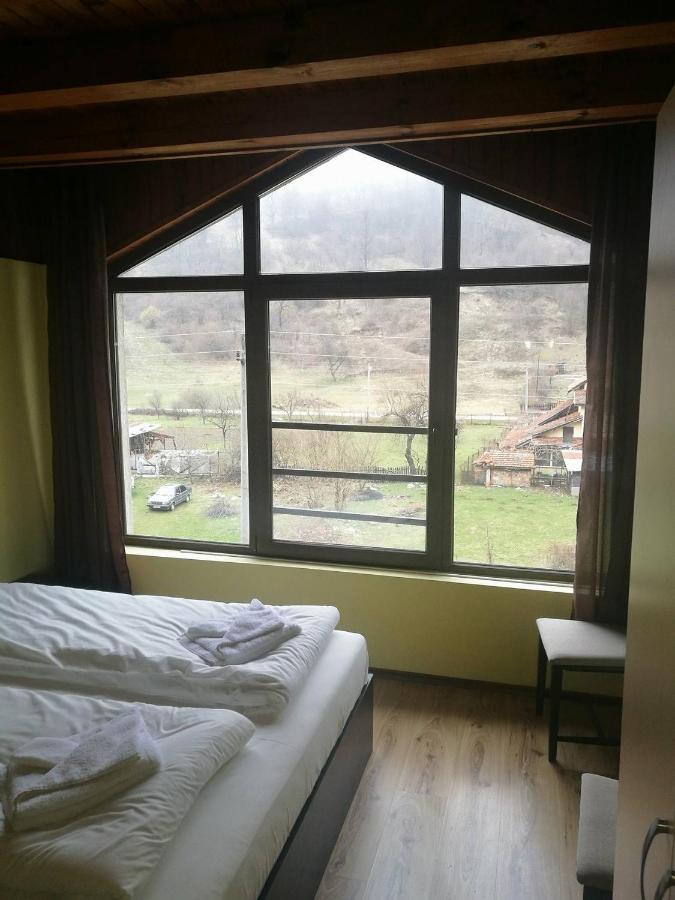 Family Hotel Virgin Рибариця Екстер'єр фото