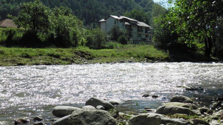 Family Hotel Virgin Рибариця Екстер'єр фото